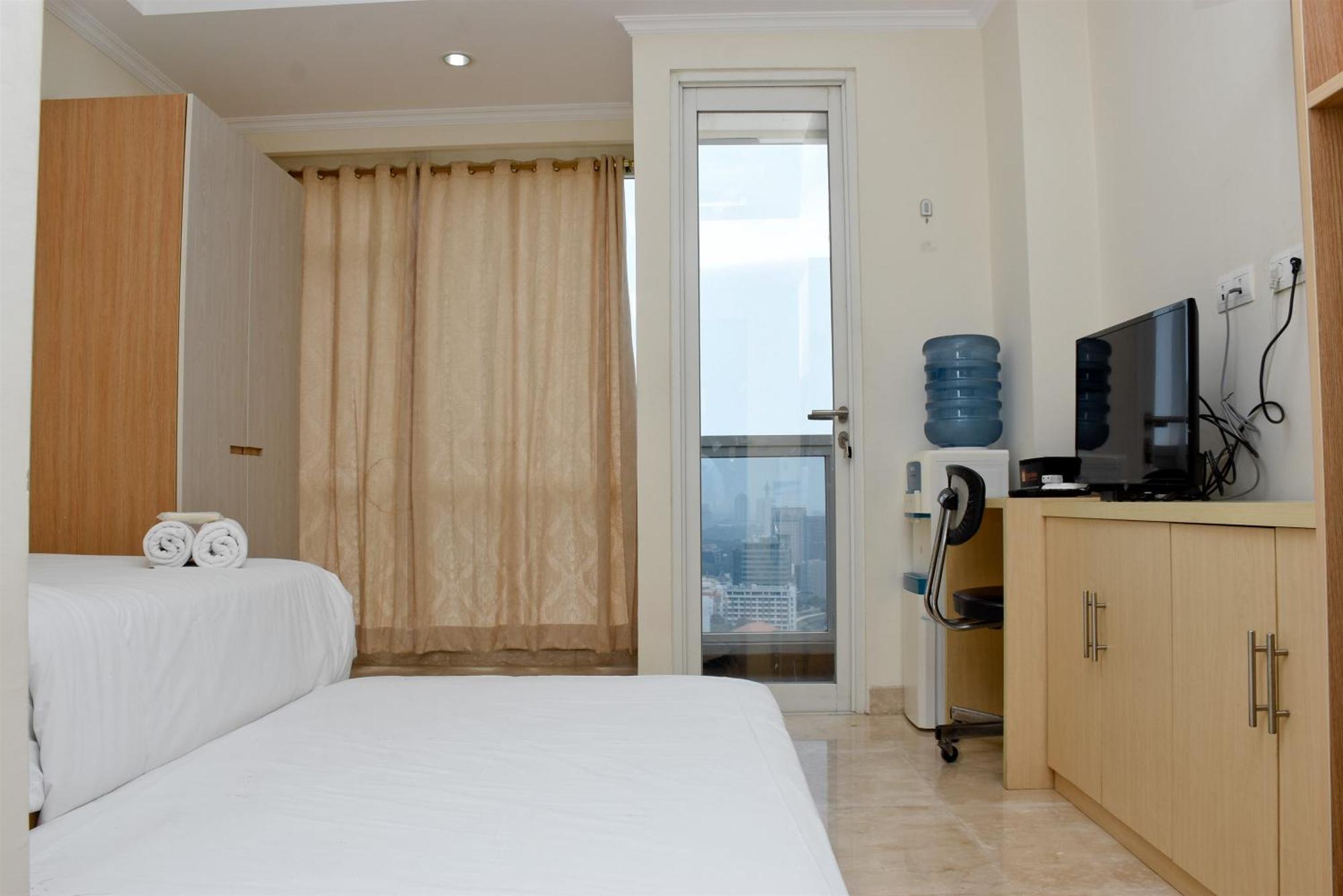 Stunning And Comfy At Menteng Park By Travelio Apartemen Jakarta